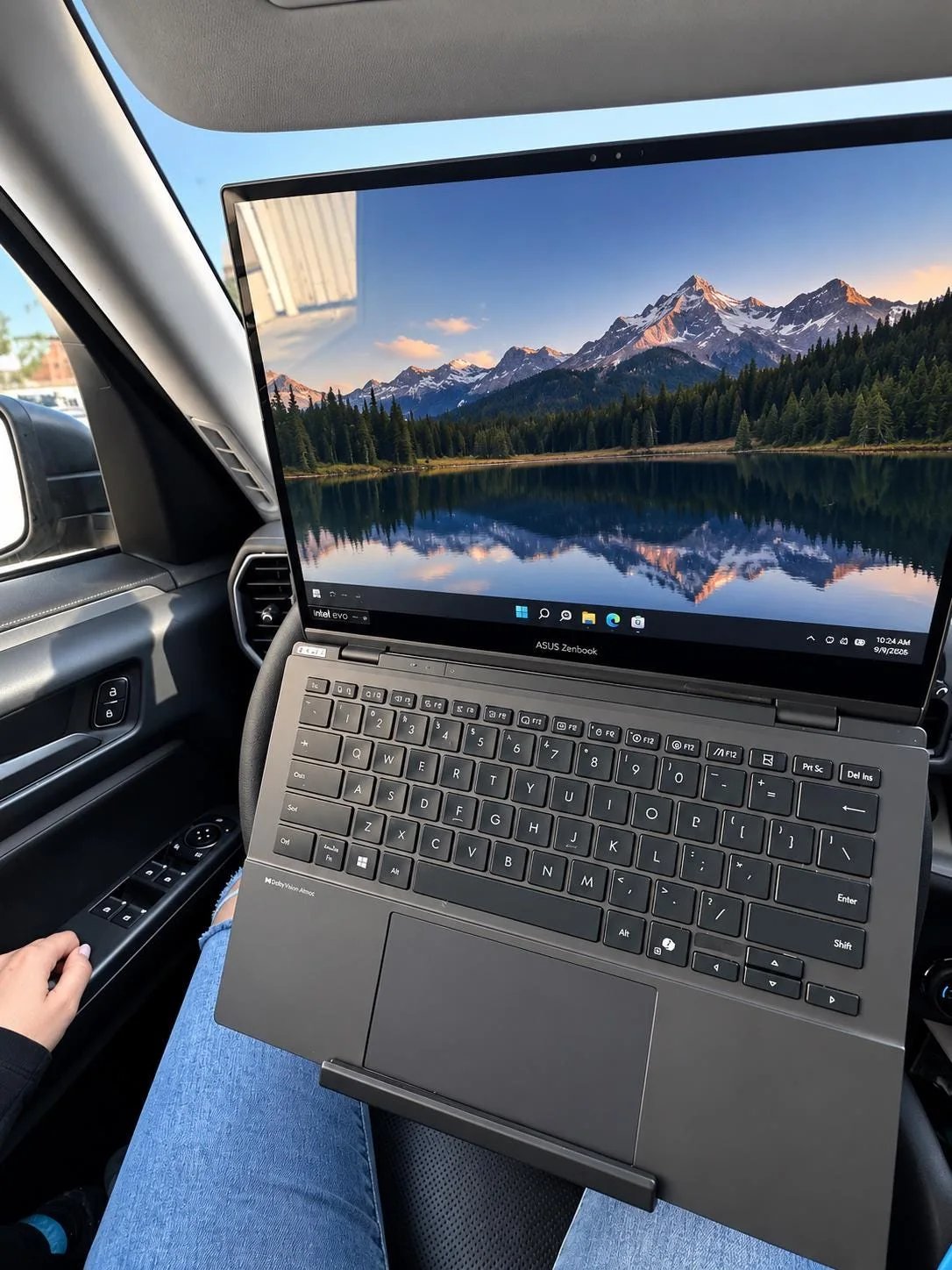 Steering Wheel Laptop Holder, photo 2 of 5